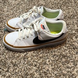 Nike Womens size 8 in good condition not worn much